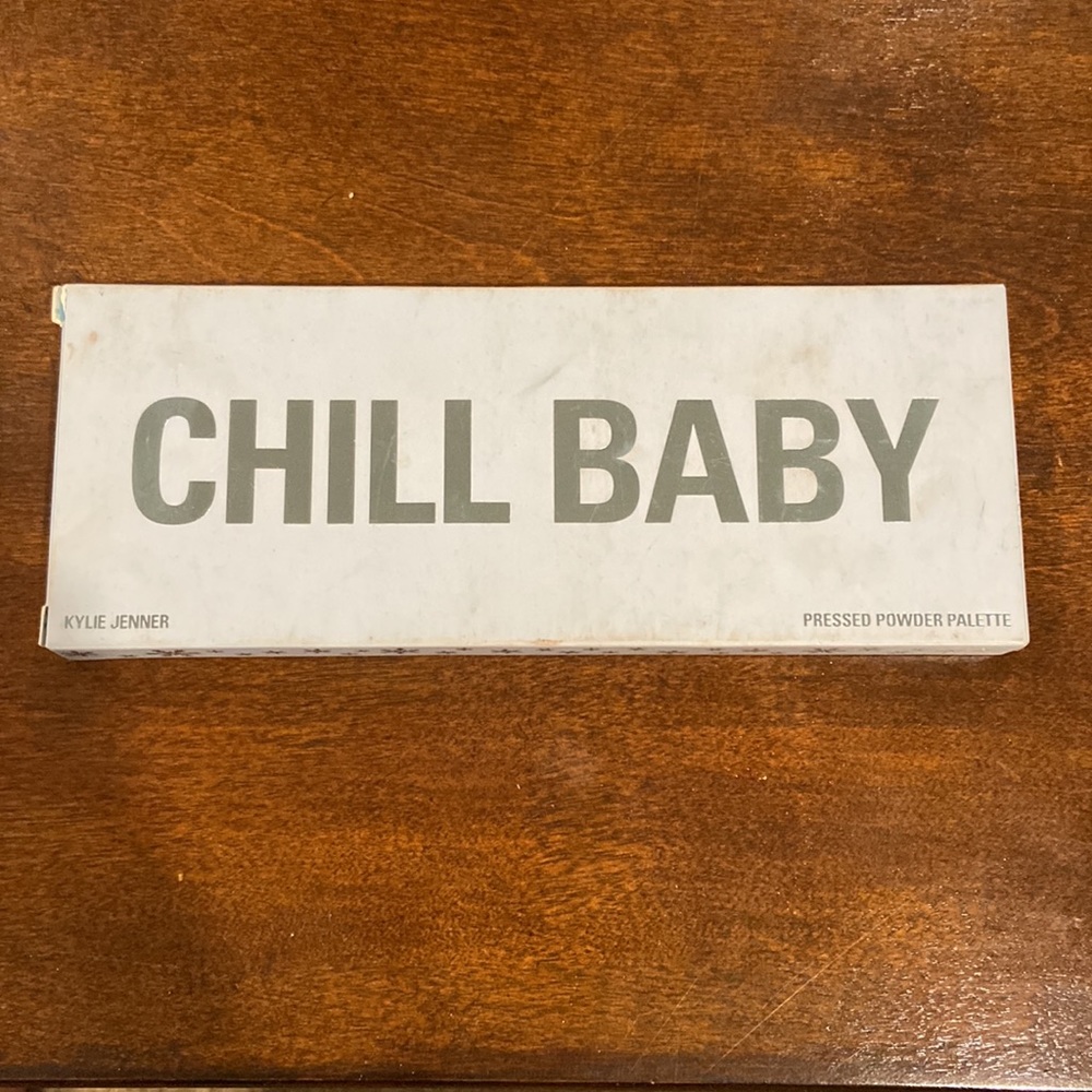 Kylie Cosmetics Chill Baby eyeshadow Palette